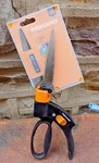 Fiskars Grass Shears Rotating Handle Stainless Steel Ease Technology New. Fixed Price $24.00.