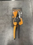 Fiskars 379441 Pruner Comfort Large Hand Size Cuts 3/4 Inch. Fixed Price $18.99.