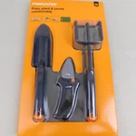 Fiskars 4-PIECE Planting Set Pruner Transplanter Cultivator Kneeling Pad #C207. Fixed Price $15.99.