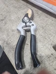 Fiskars 1 In. Titanium Coated Steel Blade Bypass Hand Pruner Pruning Sheers. Fixed Price $18.00.