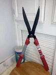 Corona Clipper Hs 3244 Comfort Gel Hedge Shears, 9 Inch, Non Stick, Anti Blister. Fixed Price $8.39.
