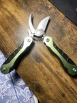 Accusharp Gardener's Multi-tool 084C 015896000843. Fixed Price $9.95.