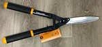 Fiskars 22" Wavy Hedge Shears With Adjustable Blades New. Fixed Price $14.95.