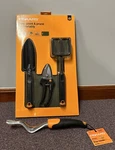 Fiskars 4 Piece Planting Set With Bonus Weeding Tool New. Fixed Price $34.00.
