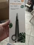 Fiskars 2" Plant Snips Garden Shears... New. Fixed Price $15.99.
