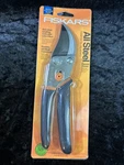 Fiskars All Steel Bypass Pruner Model 9109 Cutting Capacity 5/8" New Package. Fixed Price $22.98.