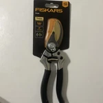 Fiskars Titanium Blade Power Gear Pruner 1 Cut Angled Head Life Time Warranty. Fixed Price $17.58.