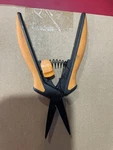 Fiskars Razoredge Micro-tip 2 Inch Blade Easy Action Pruning Shears 6". Fixed Price $11.00.