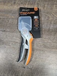 Fiskars Power-lever Hps P753 3.5 In. Hand Pruner 9507. Fixed Price $19.99.