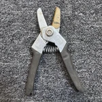 Ames 23-187 Pruners With Thumb Lock, Black Handle, Usa. Fixed Price $14.99.