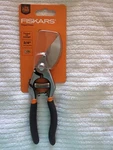 Fiskars Forged Steel Bypass Hand Pruner - 3/4 Cut Capacity New. Fixed Price $16.75.